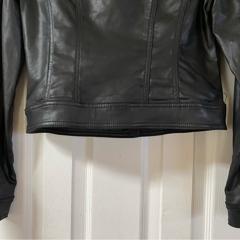 White House Black Market Coated Denim Classic Cropped Faux Leather Jacket Size 4 - Picture 9 of 16